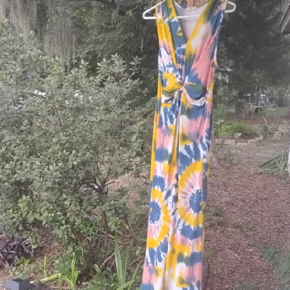 Vibrant Tie-Dye Maxi Dress